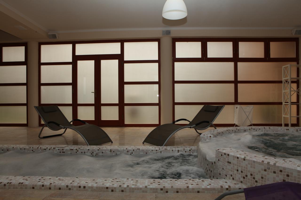 Publo Spa Hotel Vyshkove ภายนอก รูปภาพ